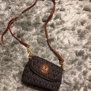 Micheal Kors crossbody